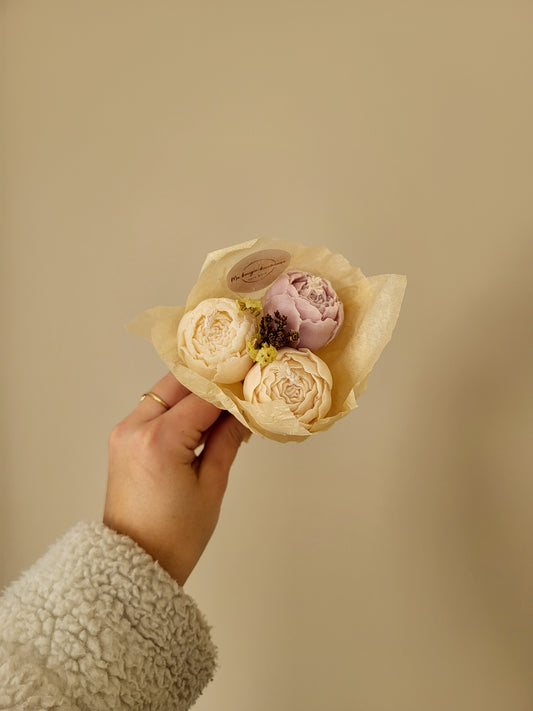Bougie décorative - Bouquet de pivoines