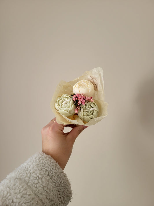 Bougie décorative - Bouquet de pivoines