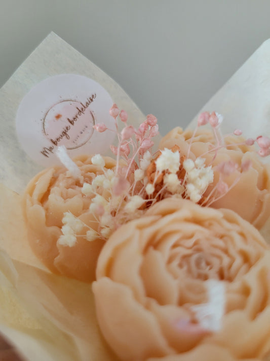 Bouquet de 3 pivoines en bougies - taille S (saumon)