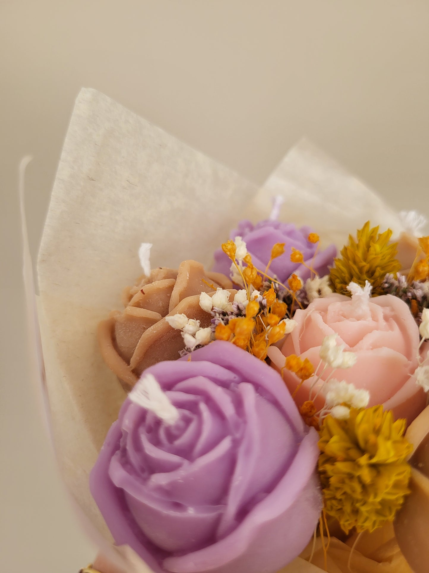 Bouquet de 7 roses en bougies - taille S (rose-violet-marron)