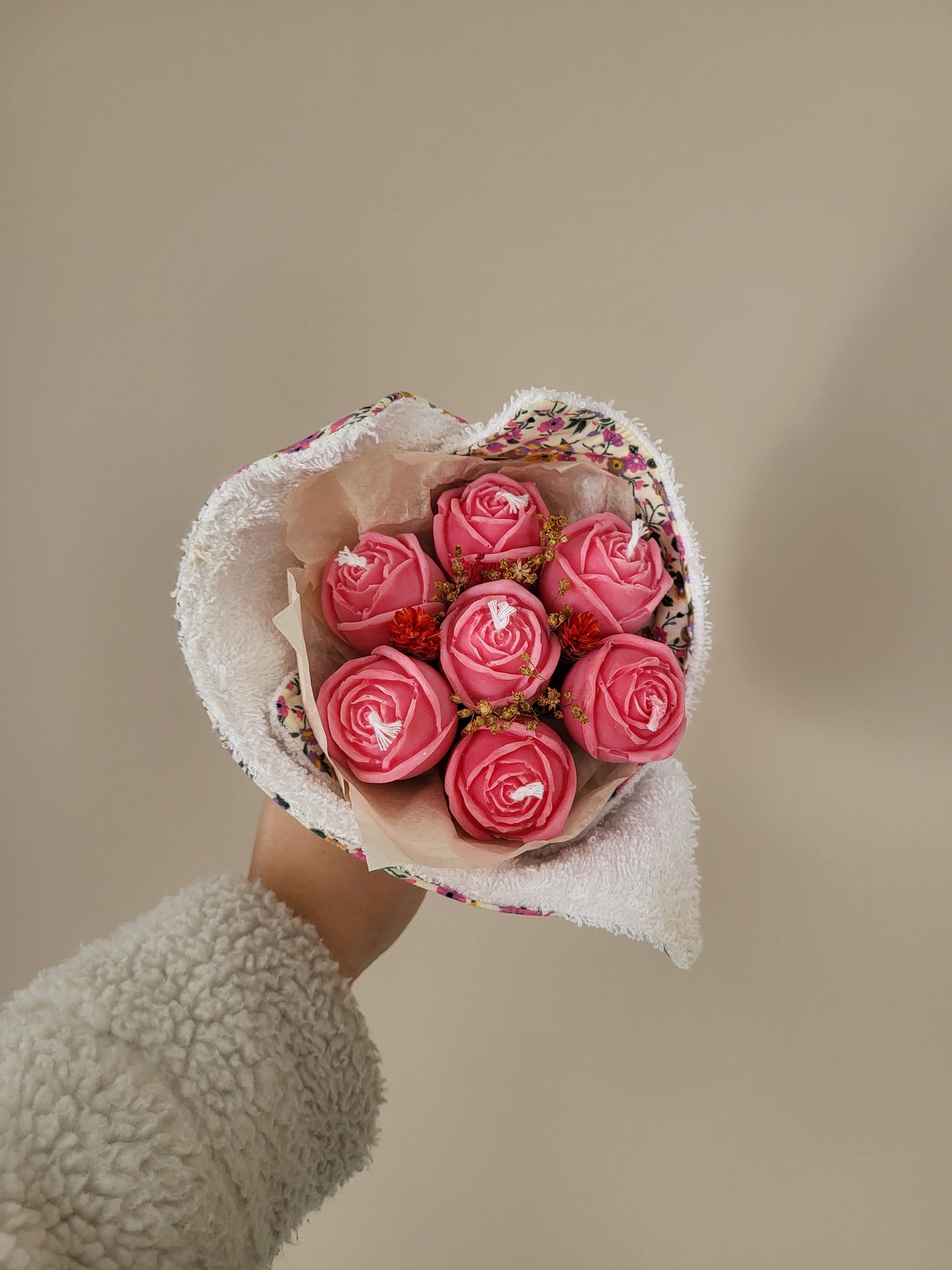 Bouquet de roses rouges & torchon en coton fait main (coffret cadeau)