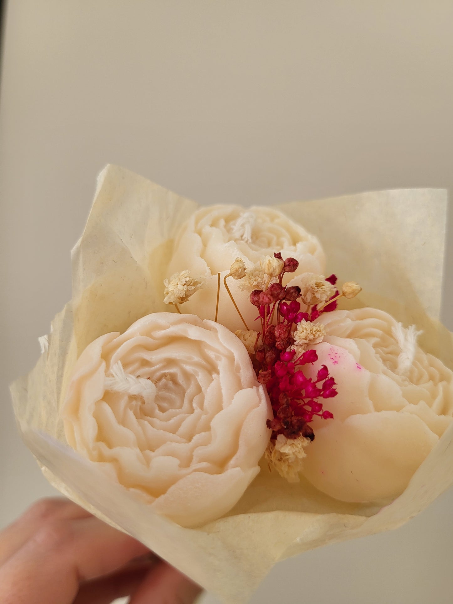 Bougie décorative - Bouquet de pivoines