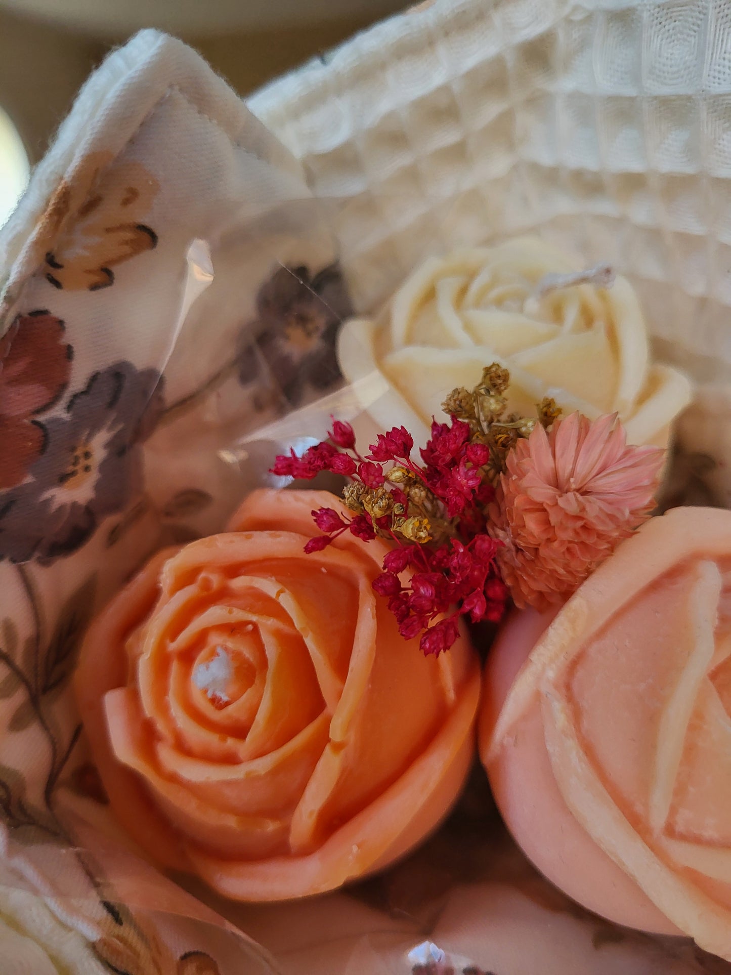 Bouquet de 3 roses & torchon en coton fait main