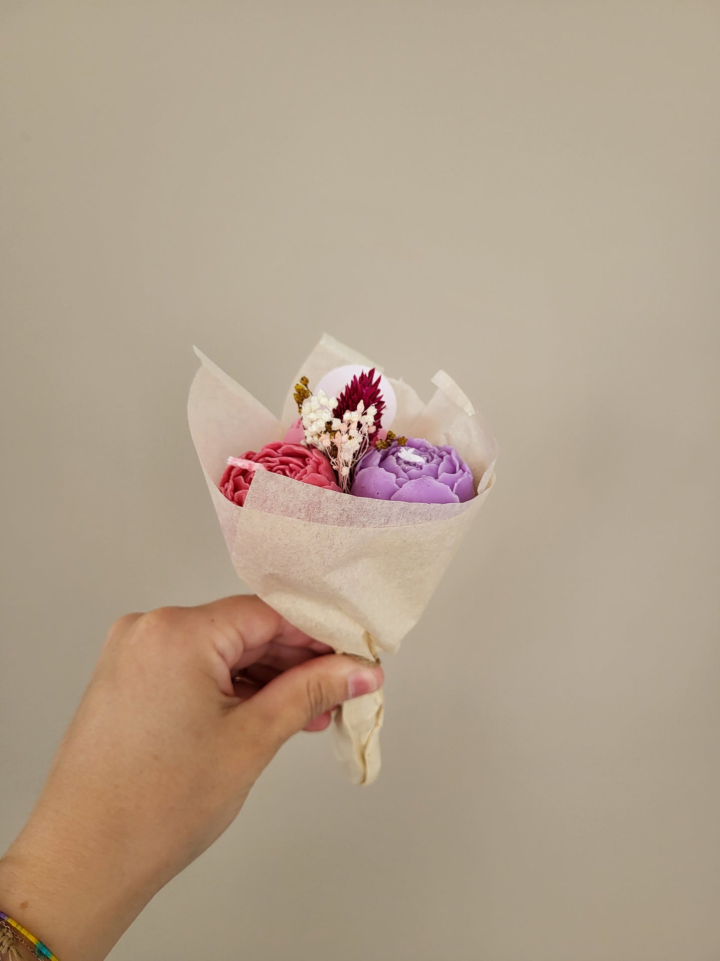 Bouquet de 3 pivoines en bougies - taille S (nuances de rose-violet)