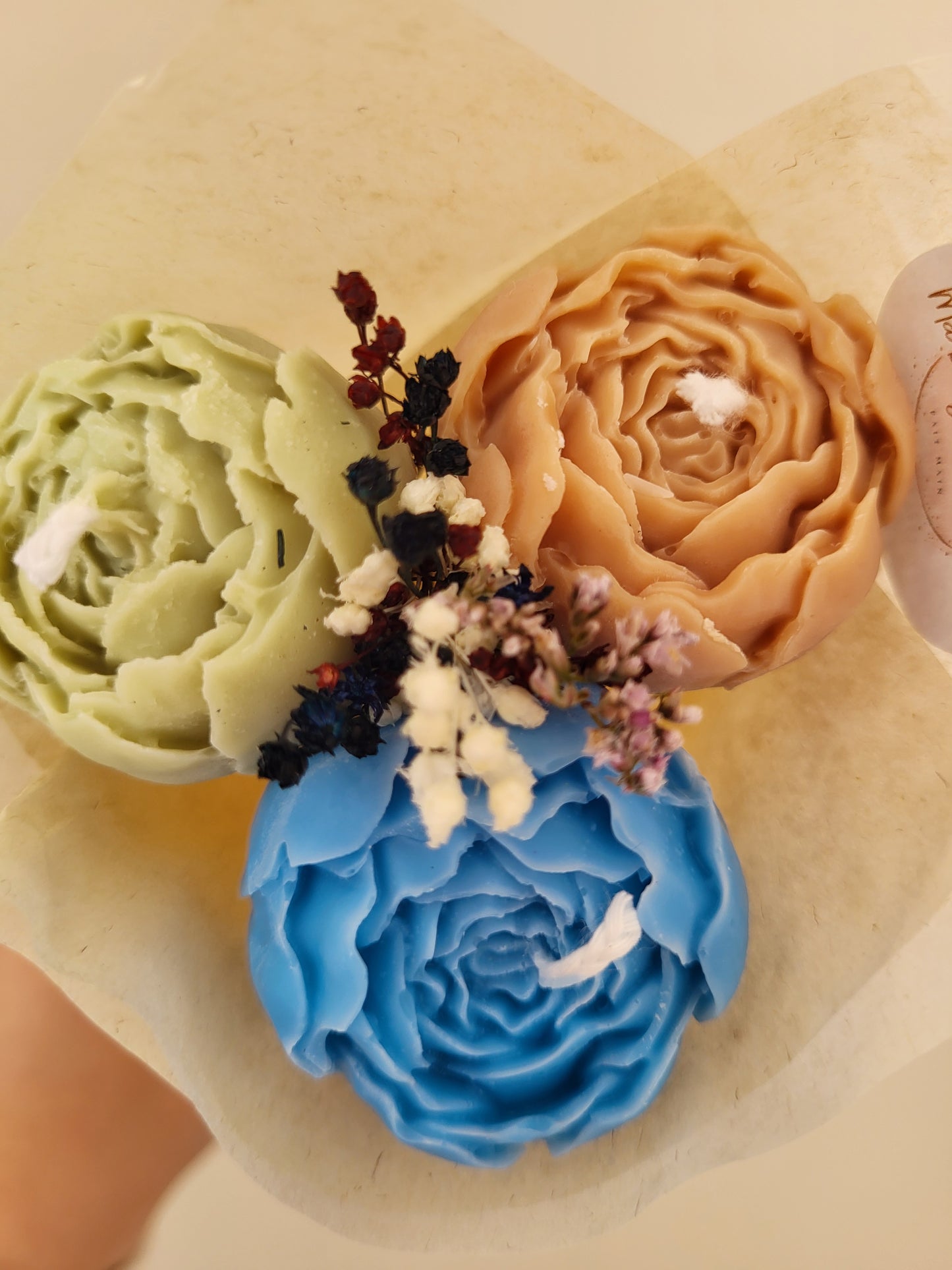 Bouquet de 3 pivoines en bougies - taille S (bleu-marron-vert)