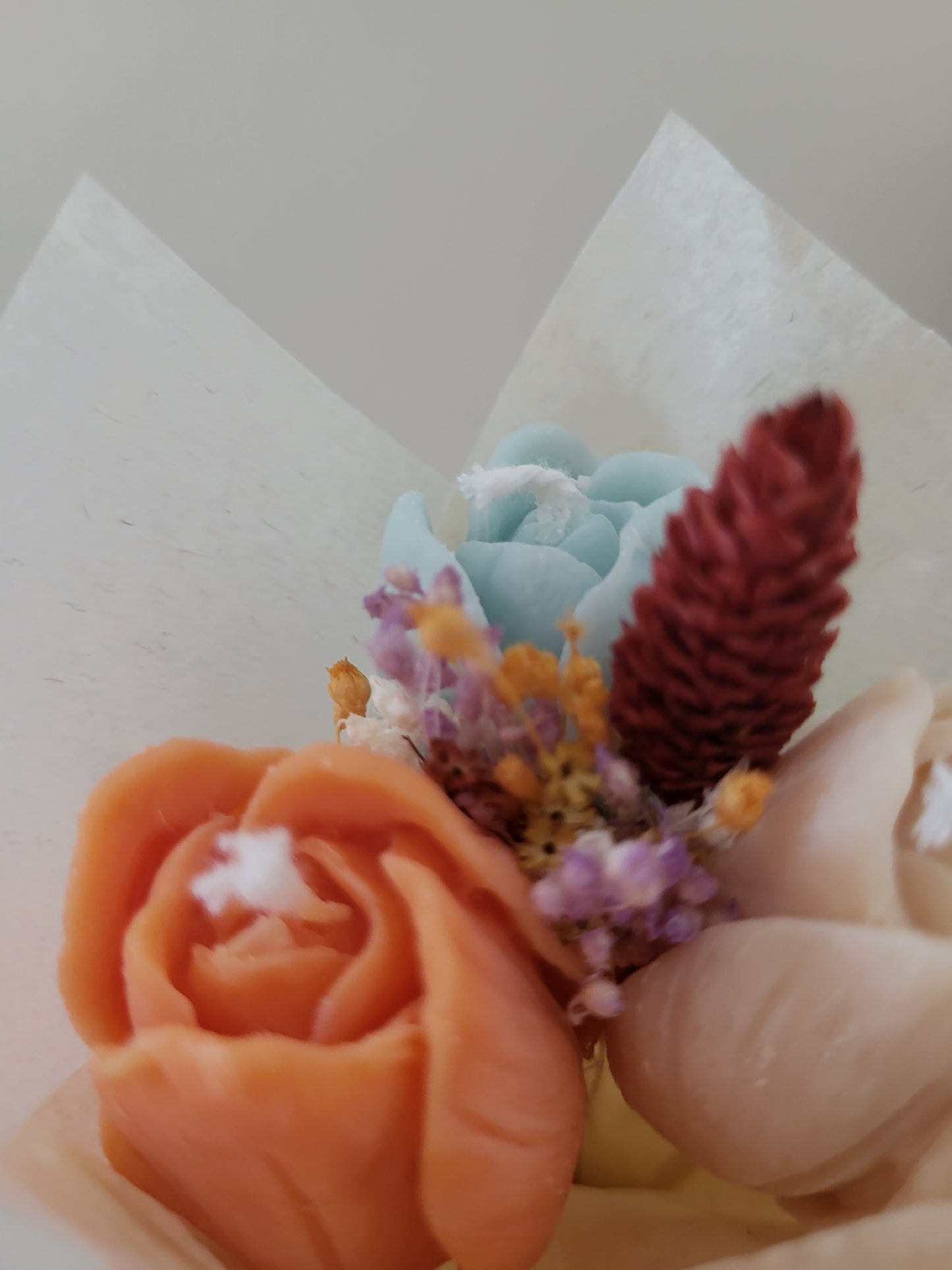 Bouquet de 3 tulipes en bougies - taille S (orange-bleu-beige)