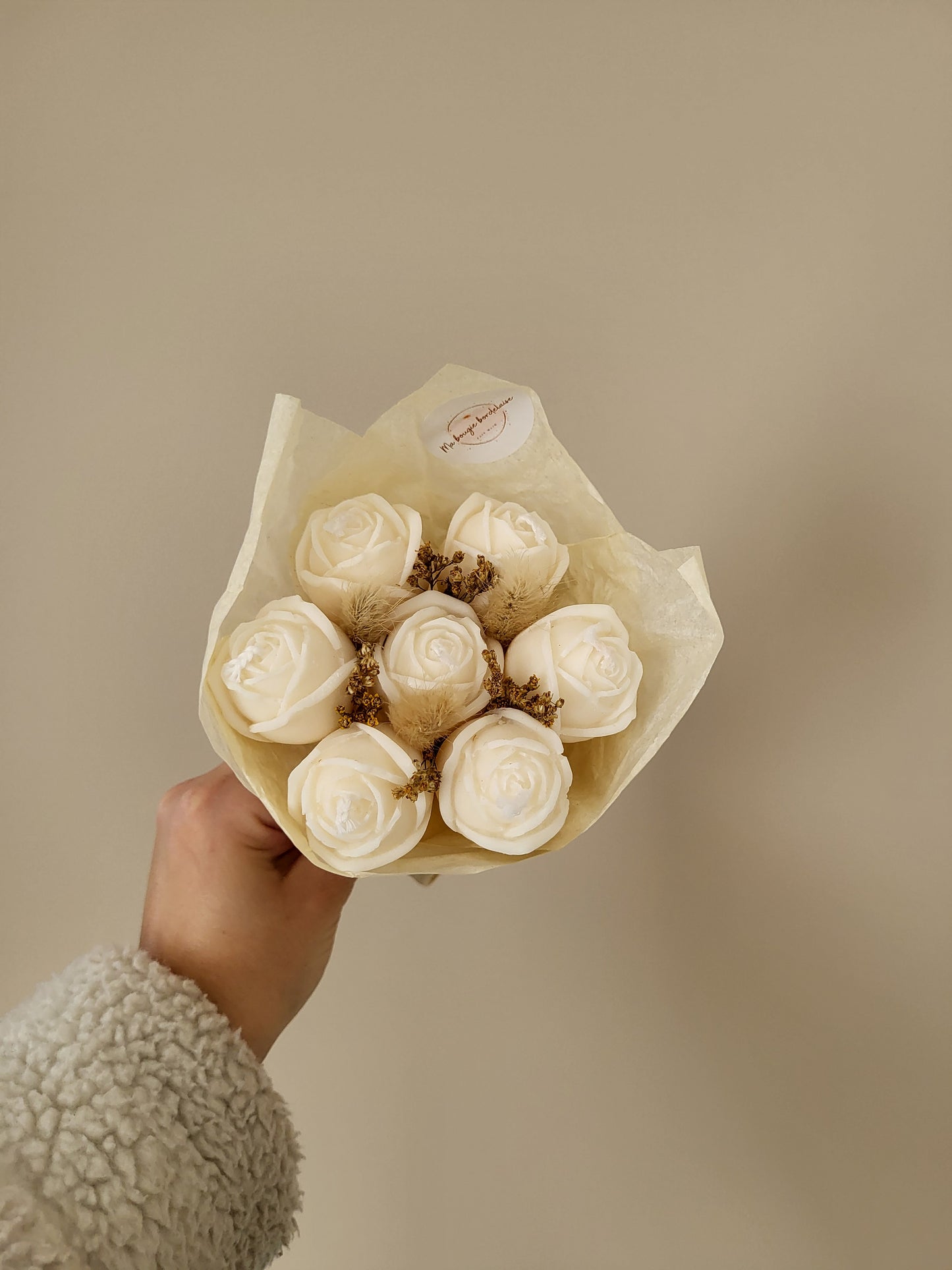 Bouquet de 7 roses en bougies - taille S (blanc crème)