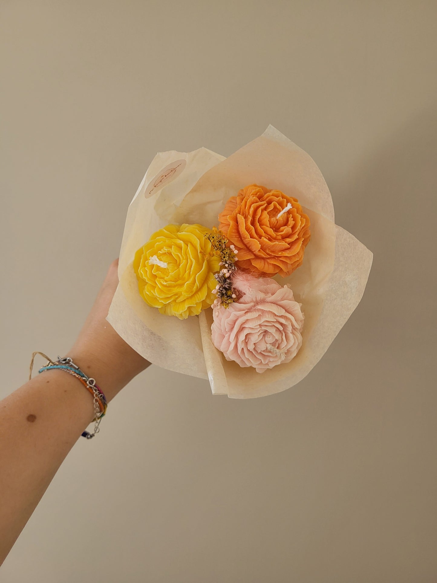 Bouquet de 3 pivoines ouvertes en bougies - taille M (orange-rose-jaune)