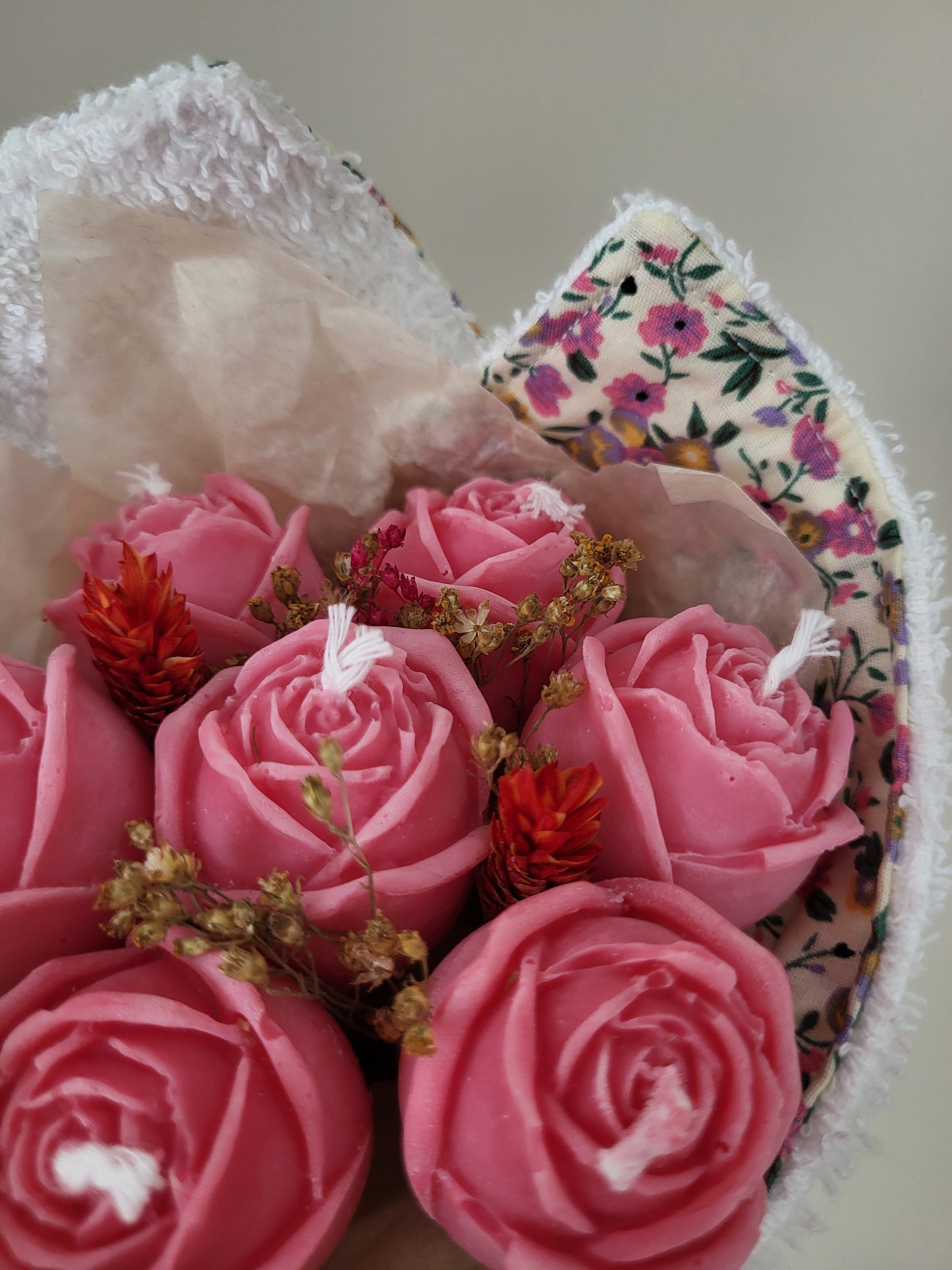 Bouquet de roses rouges & torchon en coton fait main (coffret cadeau)
